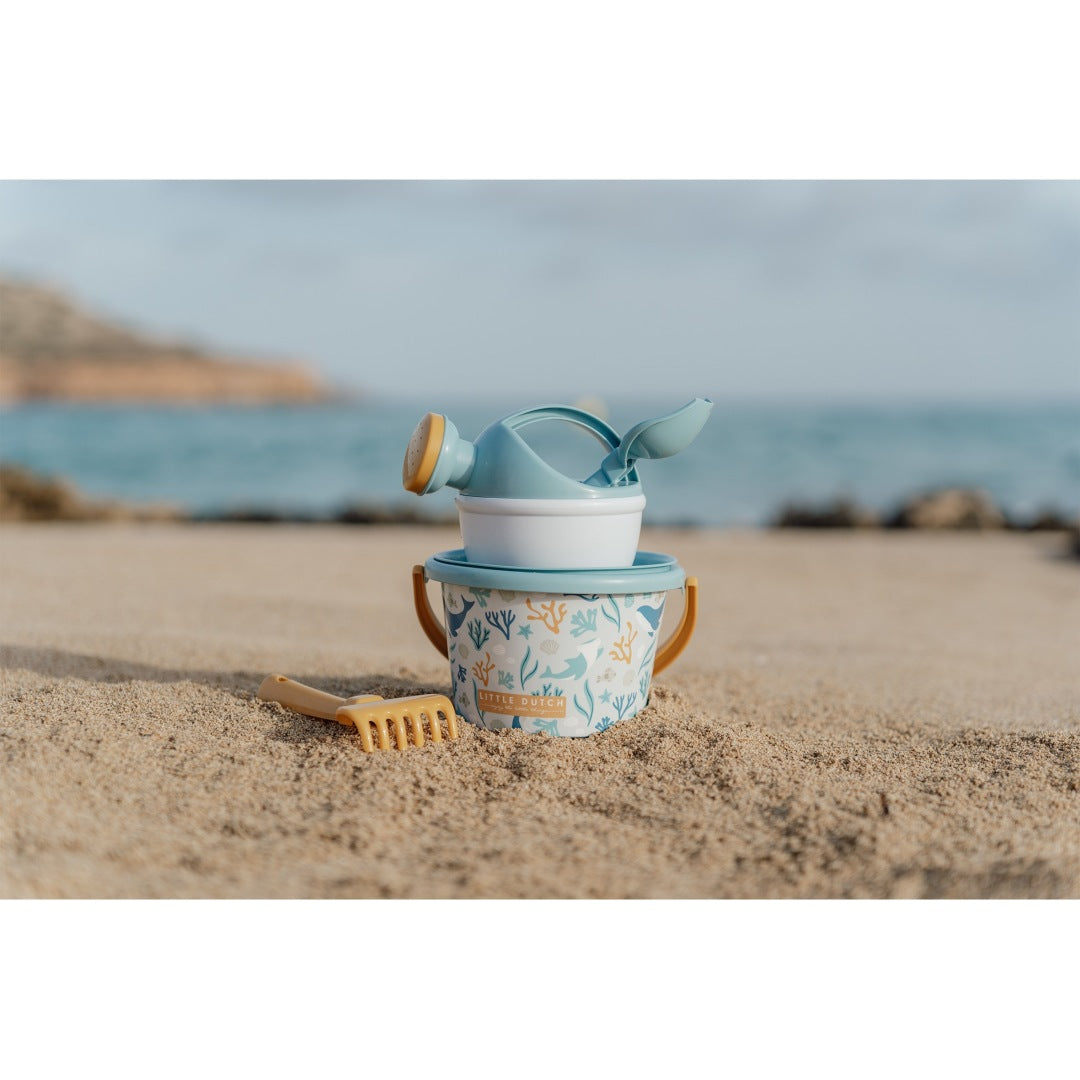 Strandset mit Eimer, Gießkanne, Harke und Schaufel für Kinder