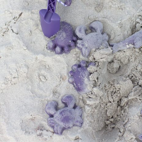 Dark purple silicone sand molds | Scrunch