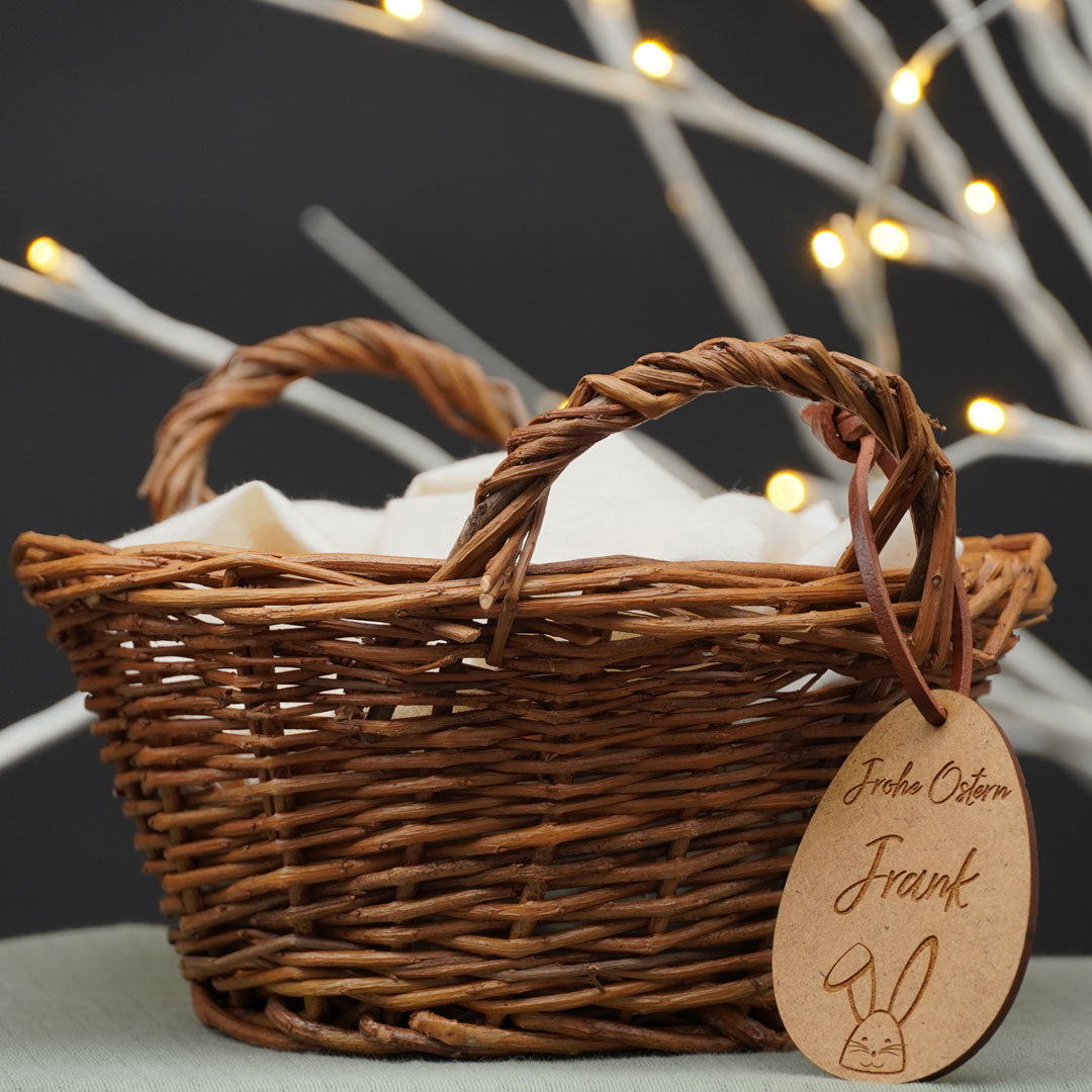 Easter basket with Easter egg, willow | Smacking fritters