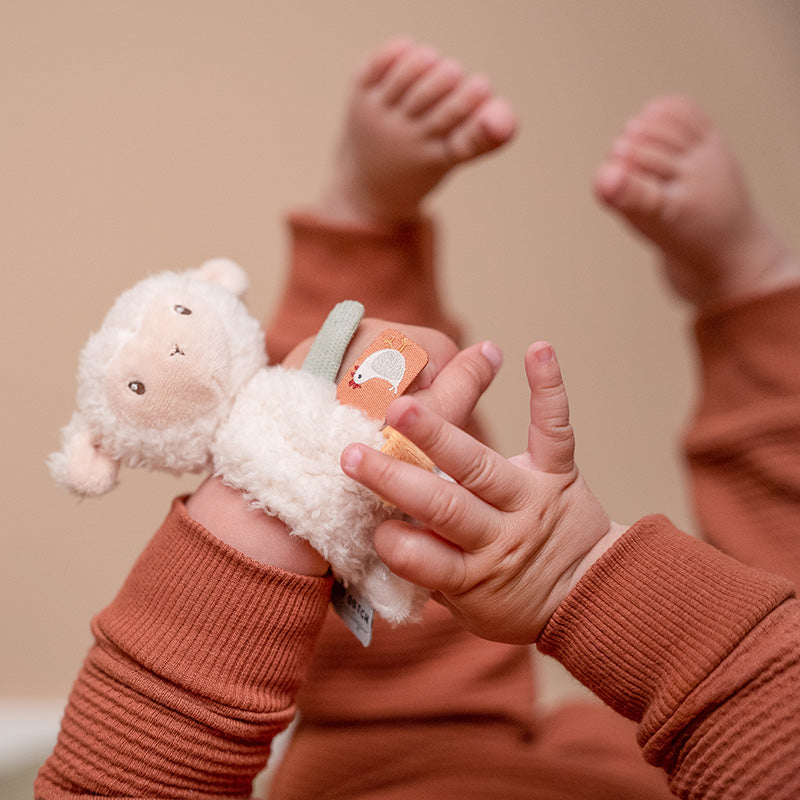 Hochet de poignet mouton Little Farm – Le premier jouet de préhension de bébé