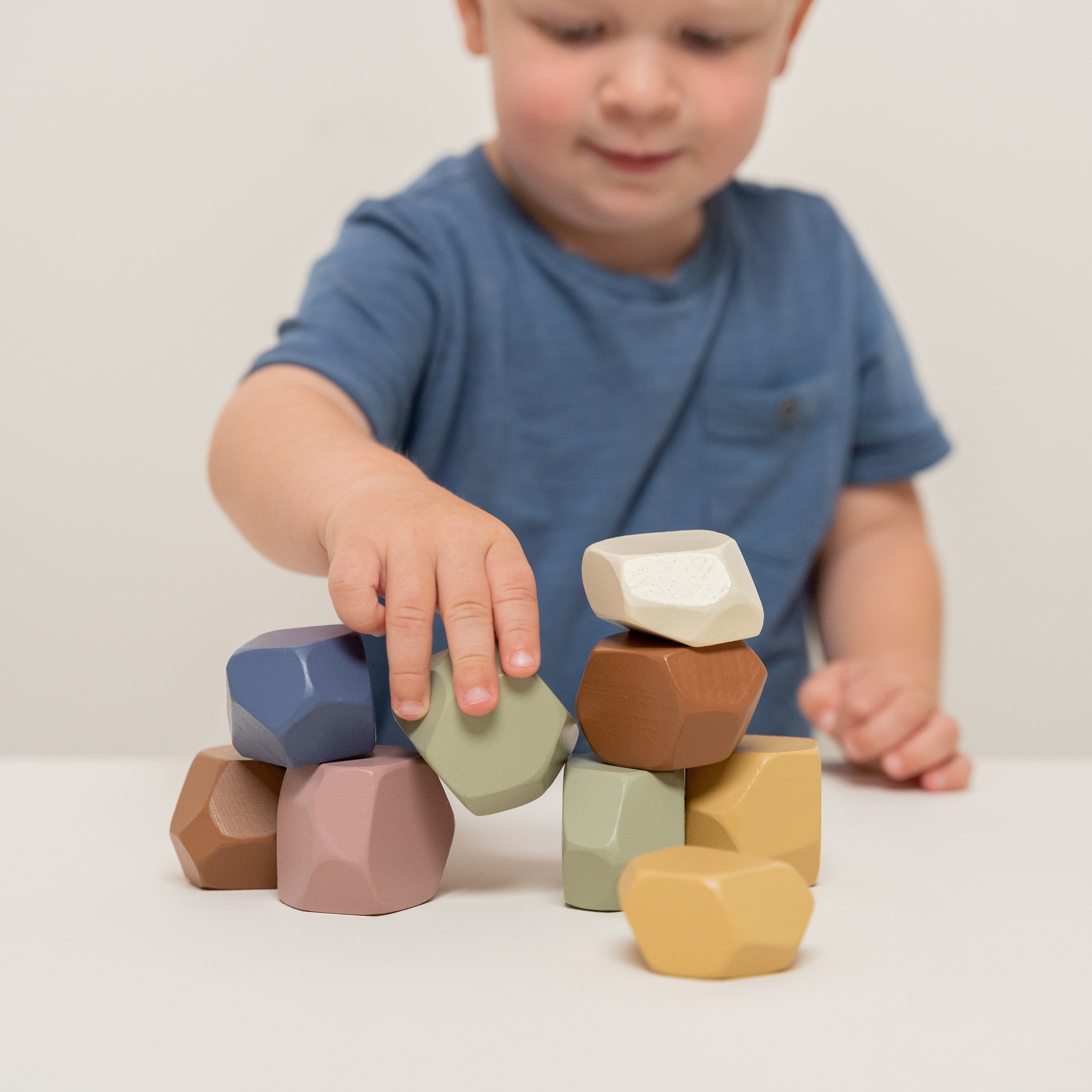 Balanciersteine aus Holz für Kinder