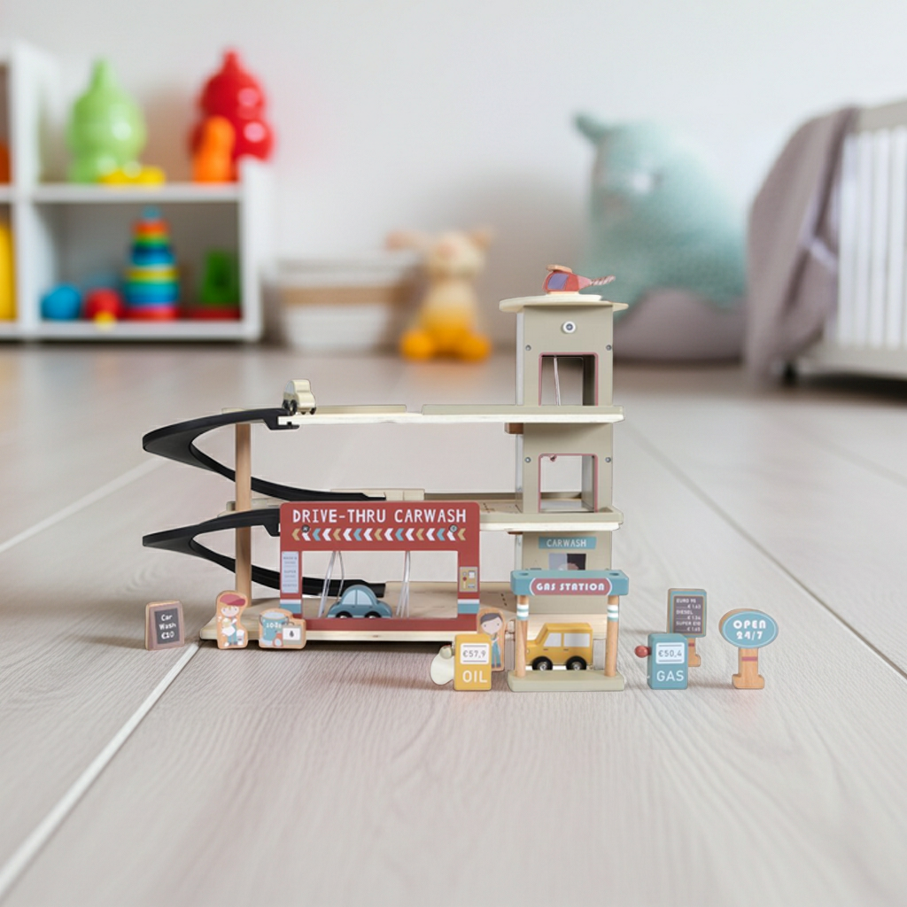 Wooden train parking garage with cars & helicopters | Schmatzepuffer