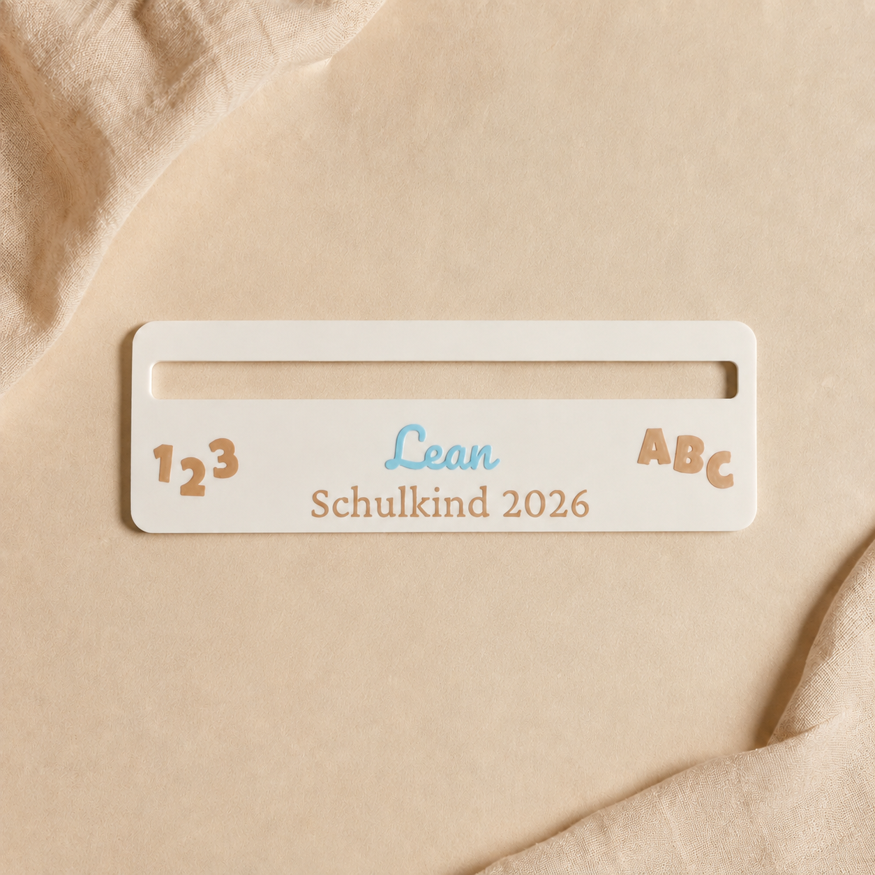 Personalisierte Lesehilfe zur Einschulung in Rosa mit Name Merle und Schriftzug Schulkind 2026
