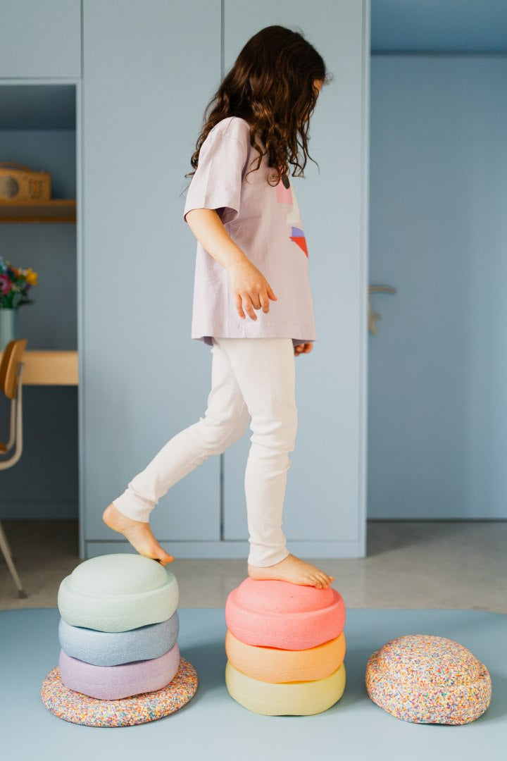OFFRE ensemble : Balance Board gratuit + Stapelstein Rainbow Set complet – pastel | Stapelstein