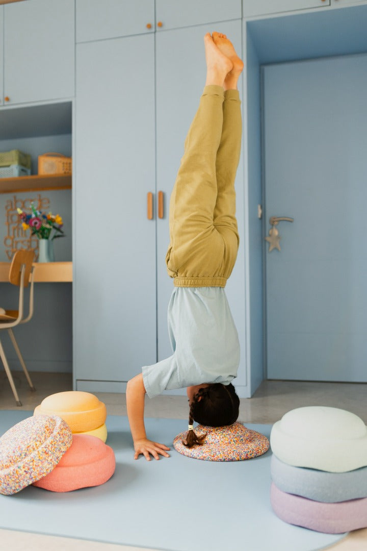 OFFRE ensemble : Balance Board gratuit + Stapelstein Rainbow Set complet – pastel | Stapelstein