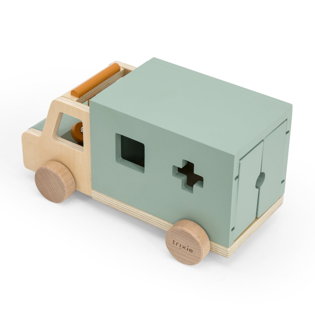 Krankenwagen aus Holz | Trixie