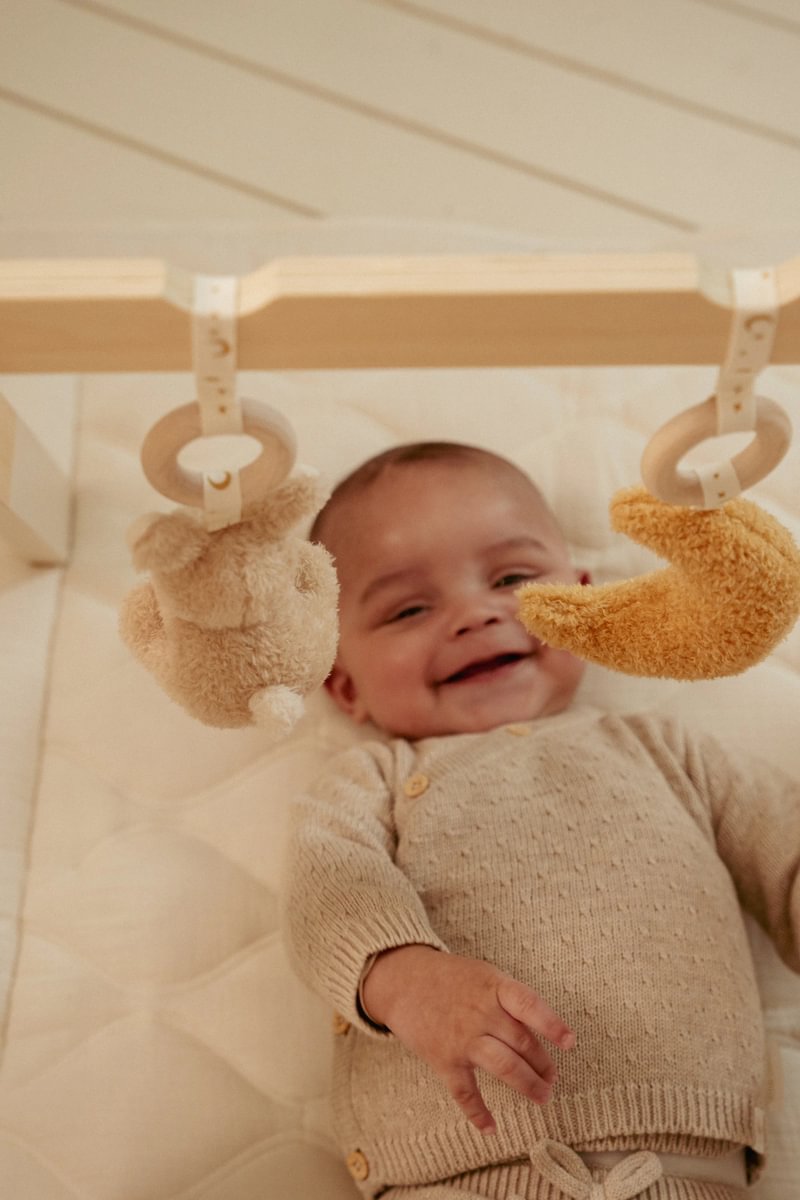 Arche d'éveil Newborn Naturals pour bébés | Schmatzepuffer