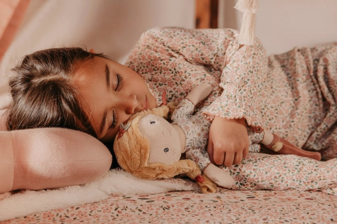Kuschelpuppe Julia 35 cm | Little Dutch