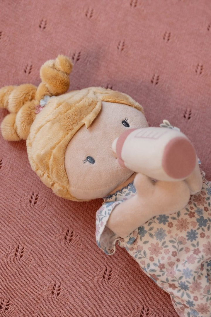 Personalisierte Kuschelpuppe Baby Julia mit Name – Geschenk zur Geburt | Schmatzepuffer®