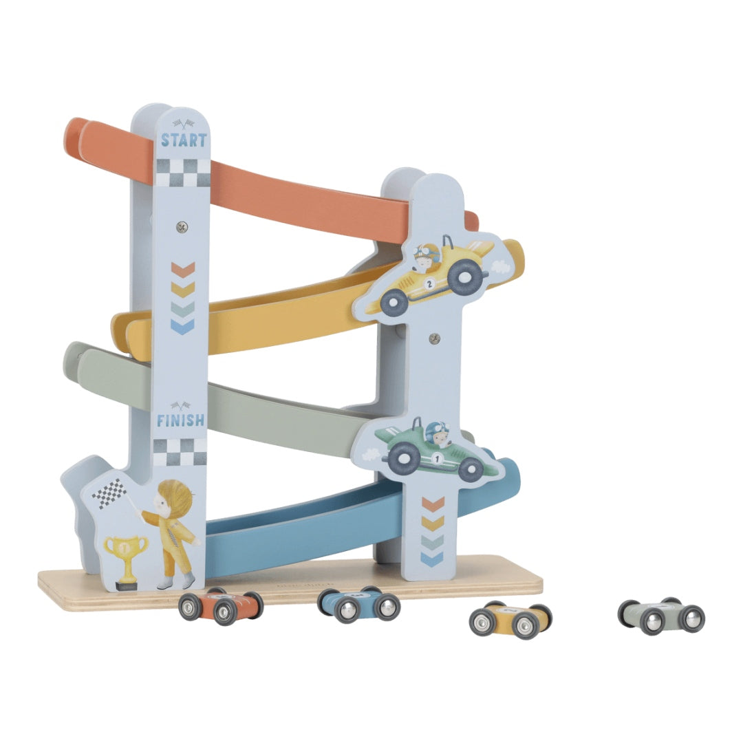 Circuit de course en bois personnalisé pour une naissance – un cadeau spécial pour les enfants