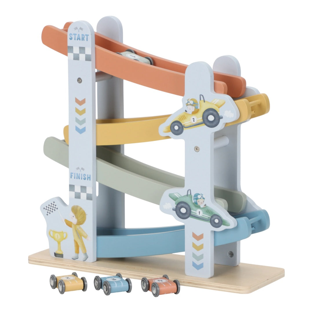 Circuit de course en bois personnalisé pour une naissance – un cadeau spécial pour les enfants