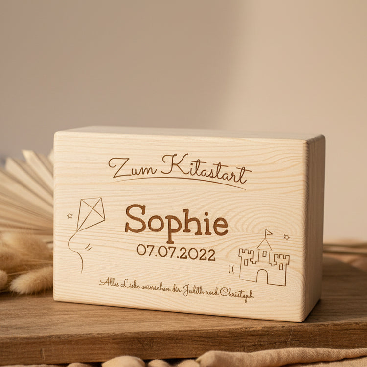Boîte à souvenirs - Bois naturel - Personnalisée pour l'entrée en crèche | Schmatzepuffer