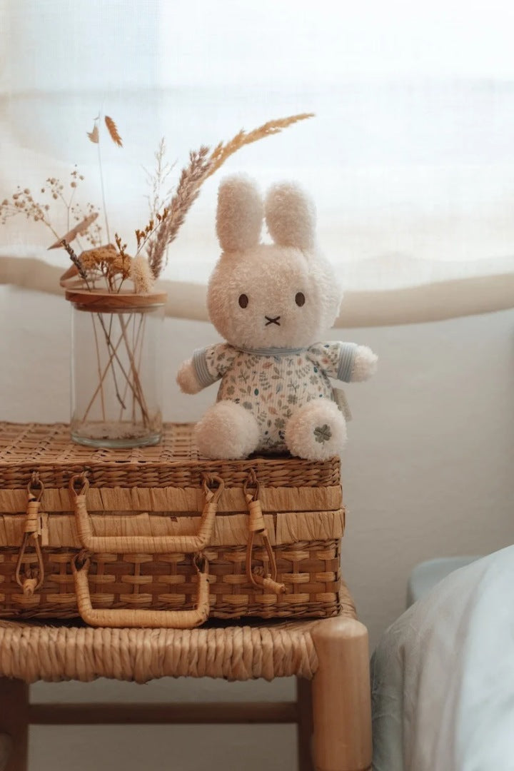 Kuscheltier Hase Lucky Leaves, 20 cm  x Miffy
