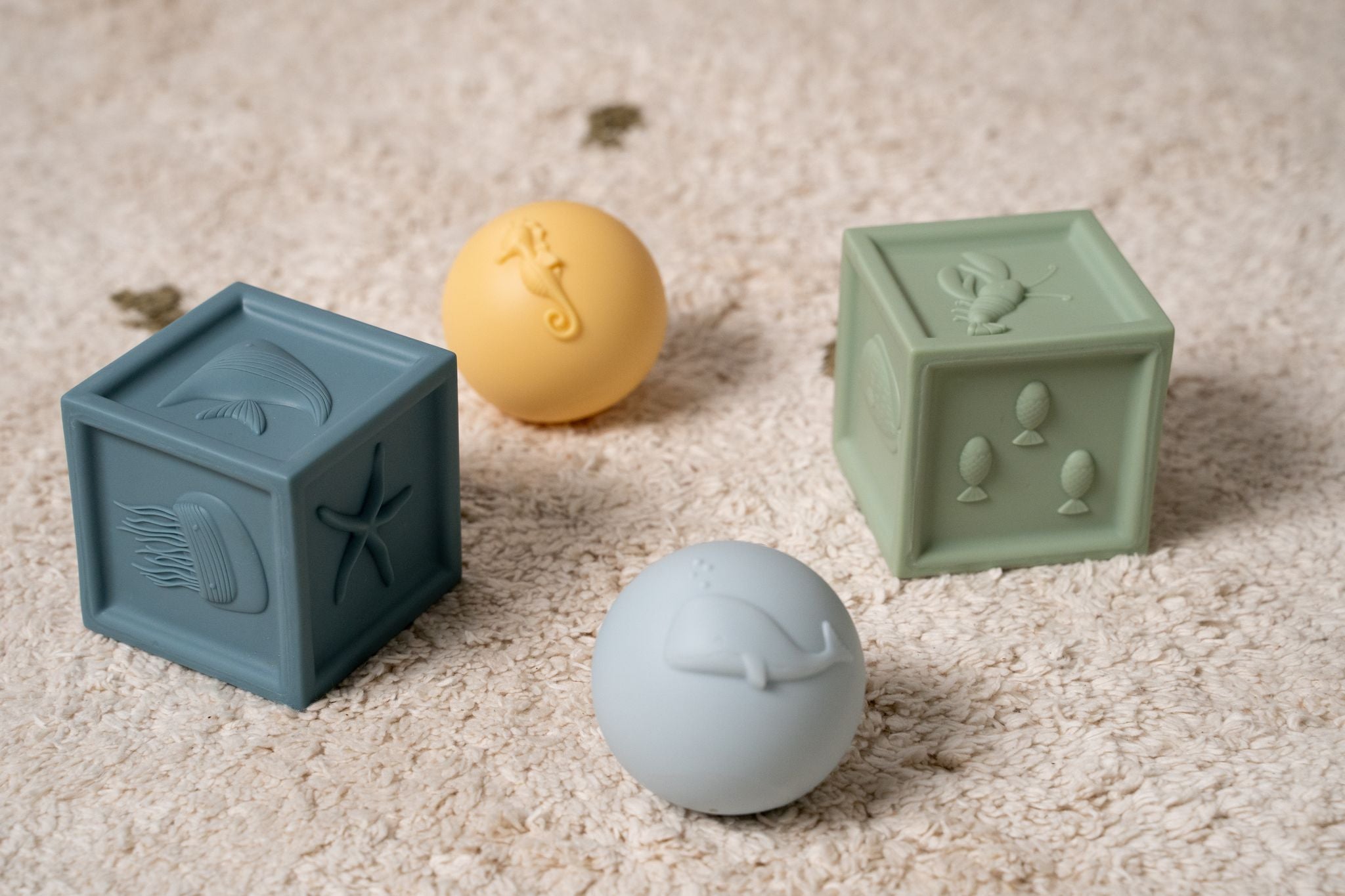 Bathtub Toy Cubes & Balls Colorful – Bath Toy for Babies