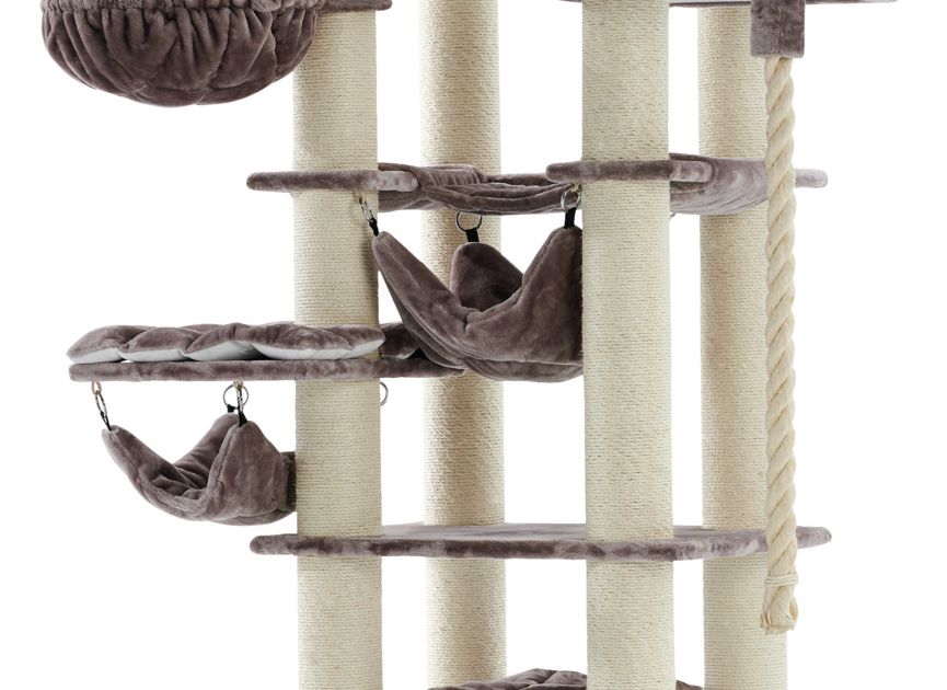 Nobby Kratzbaum Rubi Cappuccino – Detailansicht der Hängematten, Liegekissen und 15 cm starken Sisalstämme