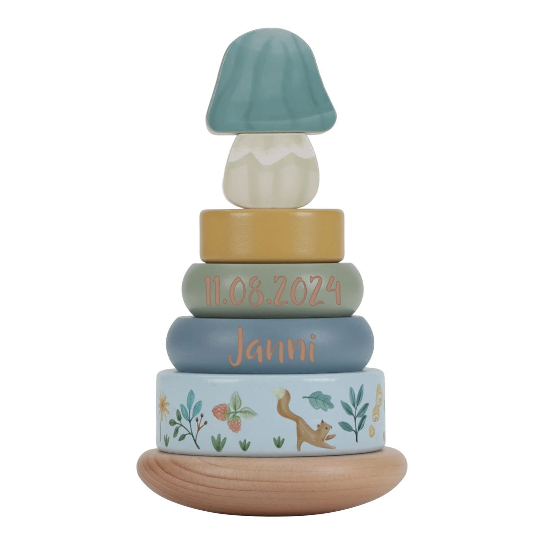Personalisierter Holz-Stapelturm Forest Friends mit Lasergravur – individuelles Geburtsgeschenk mit Namen.